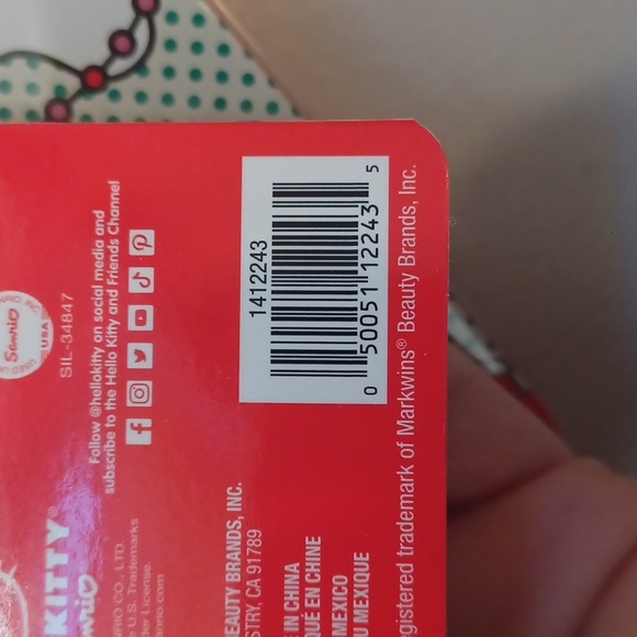 Hello kitty x lip smackers Christmas limited edition collectable Tin & lip blam - Picture 5 of 5